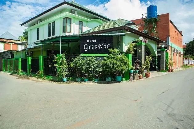 OYO 1682 Greenia Hotel