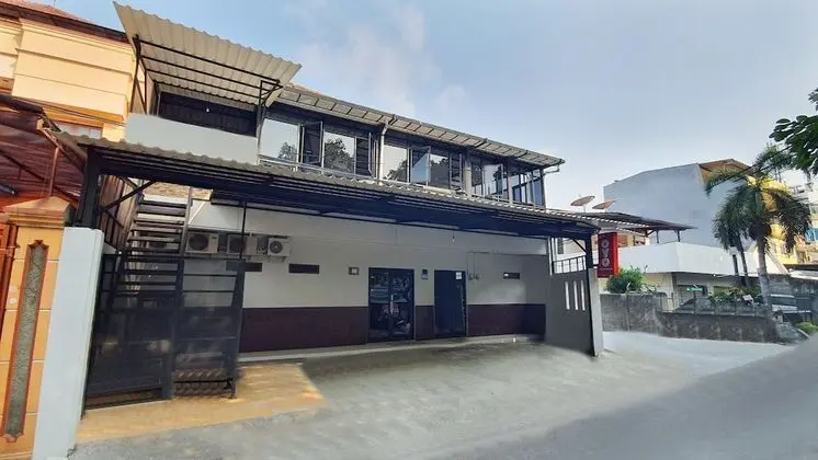 OYO 1690 Bright Batavia