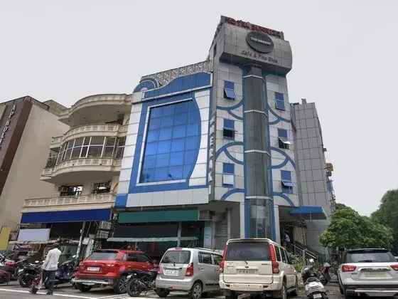 OYO 16933 Hotel Sunrize - Dış Mekan