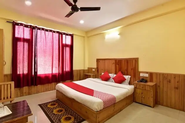 OYO 16988 Hotel White Orchid