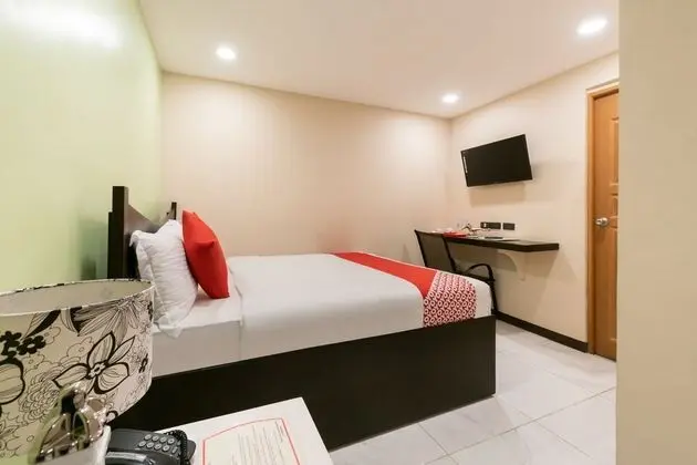 OYO 171 Amore Hotel - Oda