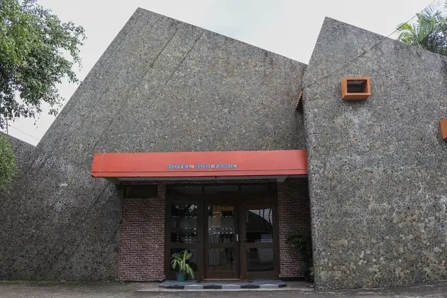 OYO 1710 Hotel Budi Famili 2 Syariah