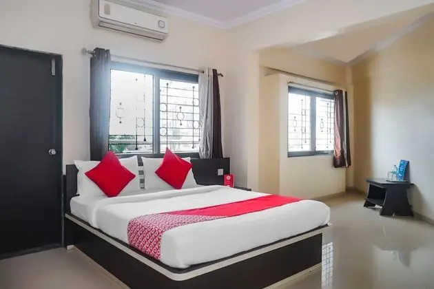 OYO 17121 Hotel Yashraj Inn