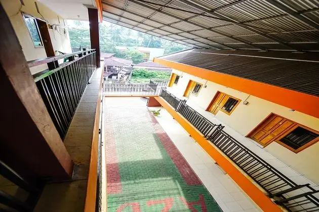 Oyo 1720 A2B Residence