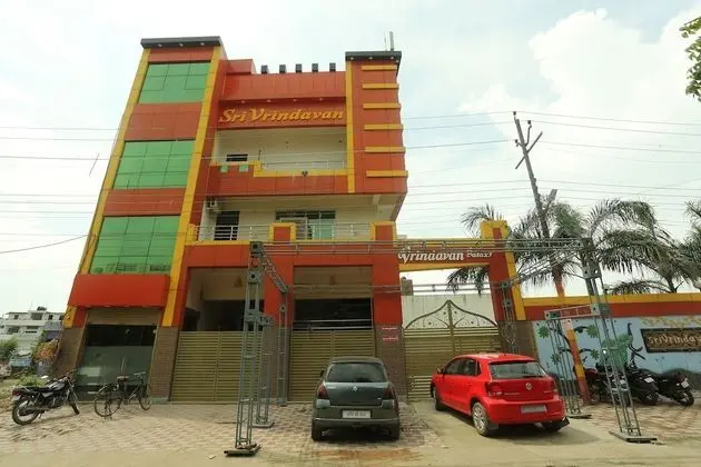 OYO 17204 Vrindawan Galaxy