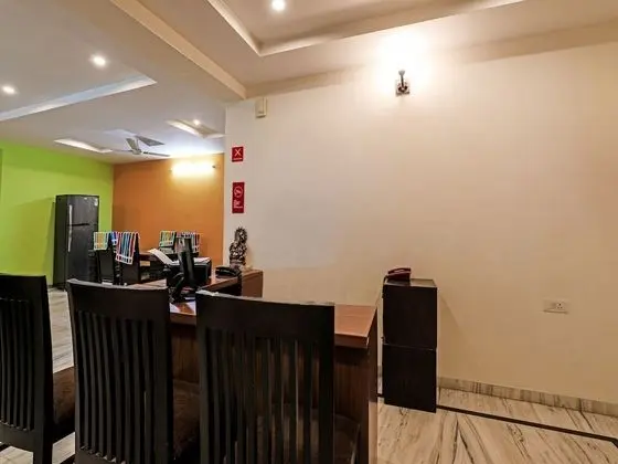 OYO 17206 Maanne Hospitality Services - Lobi