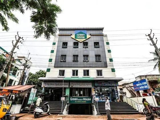 OYO 17223 Green Guest House