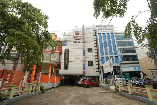 OYO 1724 Hotel Sembilan Sembilan - Dış Mekan