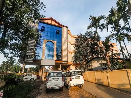 OYO 17255 Hotel Kanika Inn - Dış Mekan