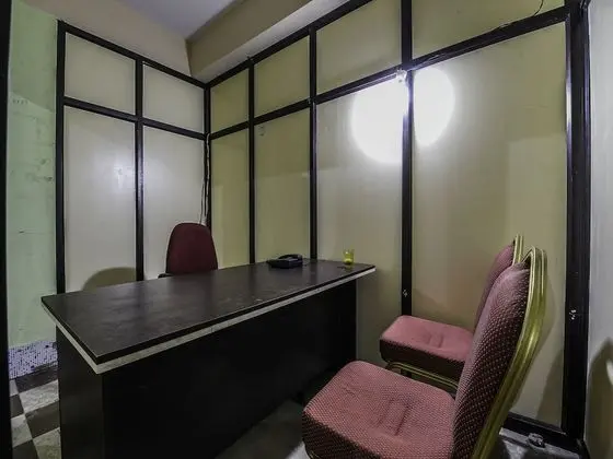 OYO 17302 Yugis Vedhika Hotel - Lobi
