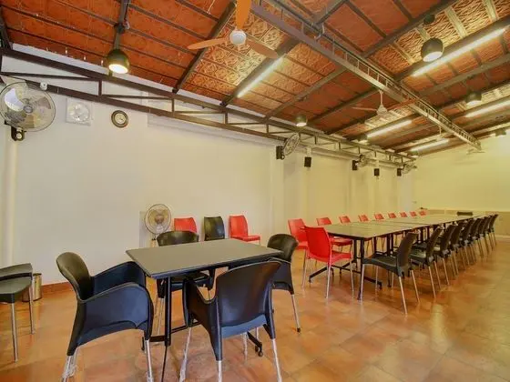 OYO 17355 Shri Sai Homestay - İç Mekan