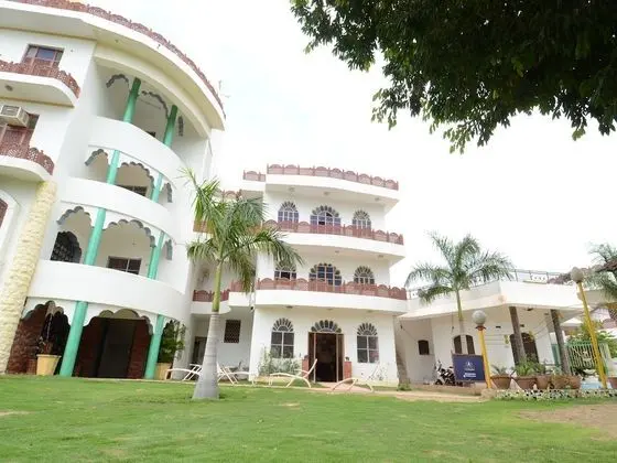 OYO 17368 Ranibagh Palace
