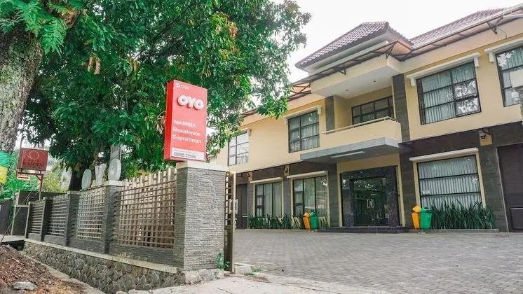 OYO 1740 Tekmira Residence Supratman Syariah