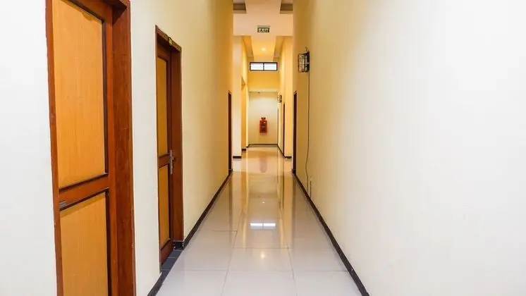 OYO 1740 Tekmira Residence Supratman Syariah - İç Mekan