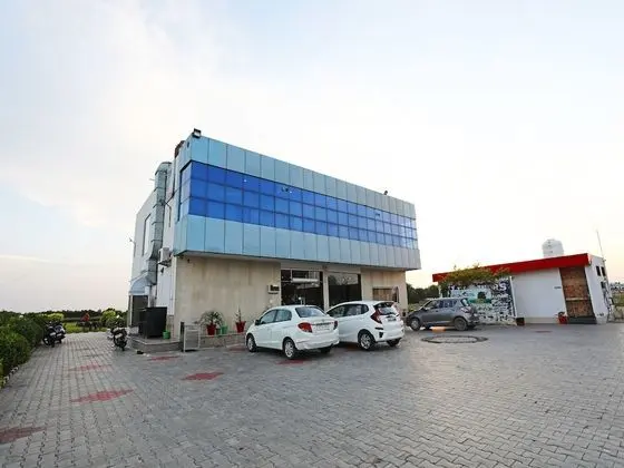 OYO 17408 Scindia Resorts And Hotels