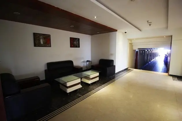 OYO 1821 Aarya Grand Hotel and Resort - Lobi