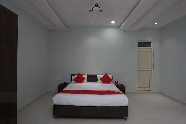 OYO 18314 Hotel Kailash Mansarovar And Banquet Hall - Oda