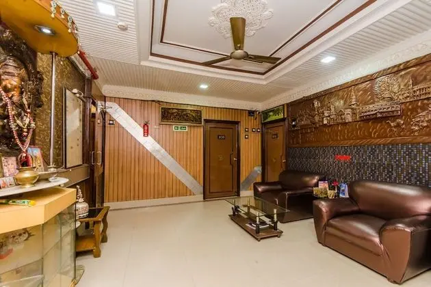 OYO 1836 Hotel Shila International - Lobi