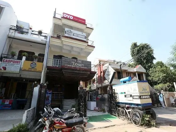 OYO 18362 Hotel Jai Maa Durga