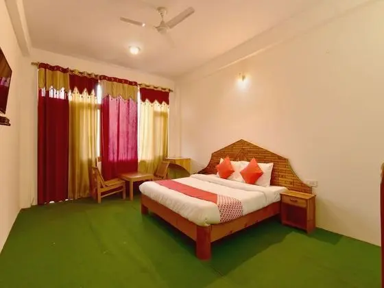 OYO 18411 Hotel Aarya