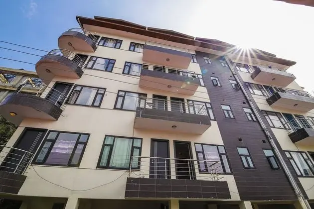 OYO 18421 Uphill Courtyard