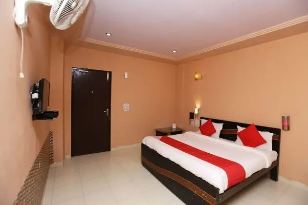 OYO 18438 Radharani Guest House