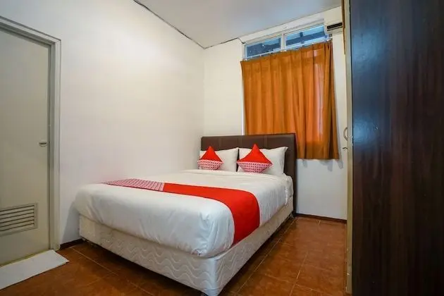 OYO 1844 Bravo Residence
