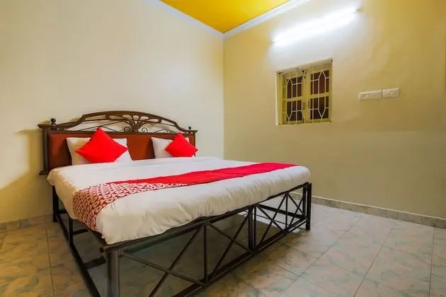 OYO 18441 Furtado's Beach House