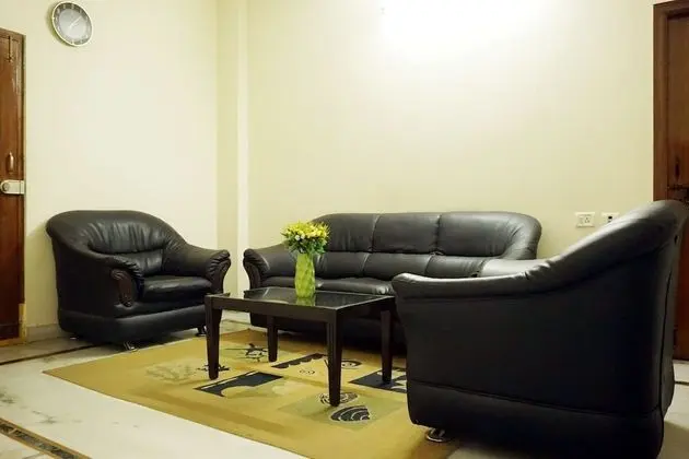 OYO 18454 Hallmark Inn Begumpet - Lobi
