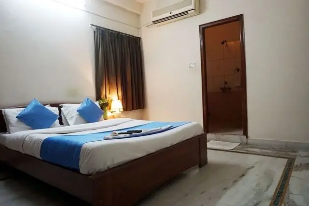 OYO 18454 Hallmark Inn Begumpet - Oda