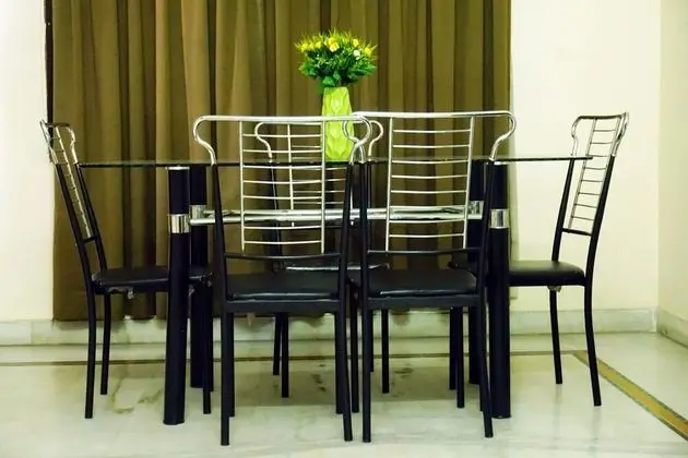 OYO 18454 Hallmark Inn Begumpet - Yerinde Yemek
