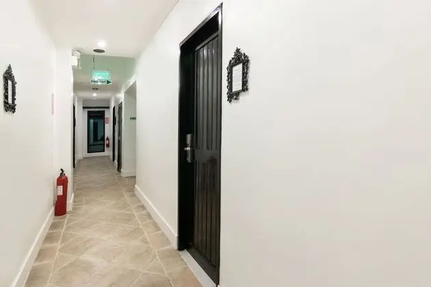 OYO 185 Seven Suites Observatory Hotel - Lobi