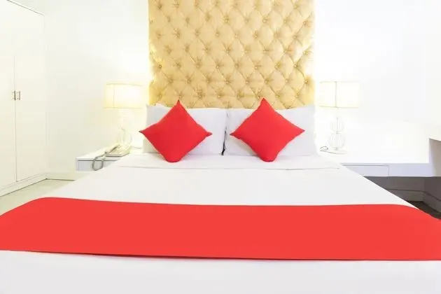 OYO 185 Seven Suites Observatory Hotel - Oda