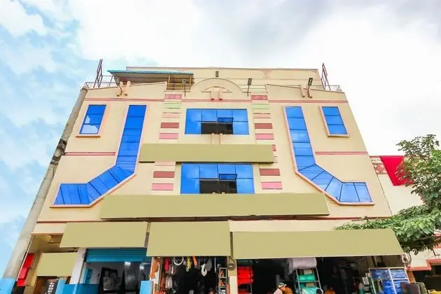 OYO 18510 Hotel Sri Venkateshwara - Dış Mekan