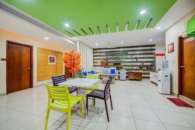OYO 18529 Hallmark Inn Jubilee Hills - Lobi