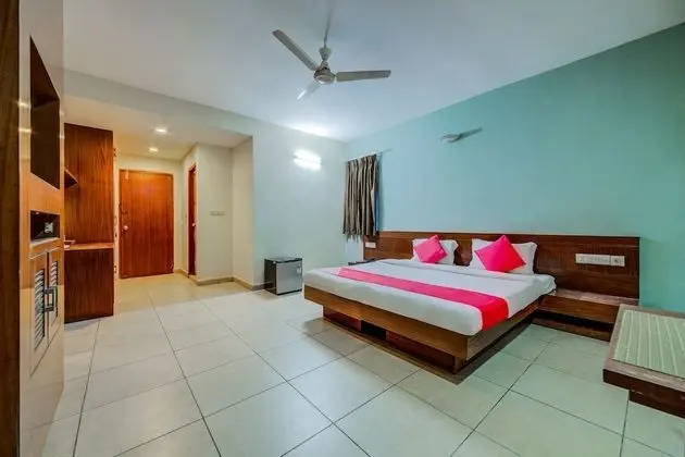 OYO 18529 Hallmark Inn Jubilee Hills - Oda