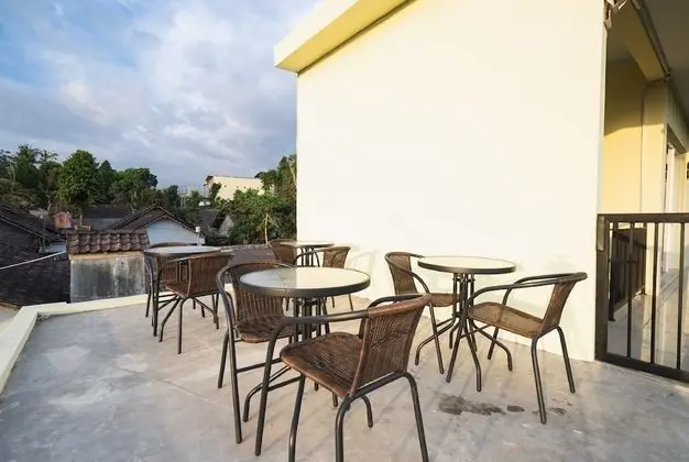 OYO 1855 Elise Exclusive Residence - İç Mekan