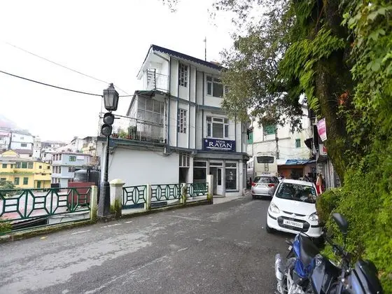 OYO 18568 Ratan Hotel - Dış Mekan