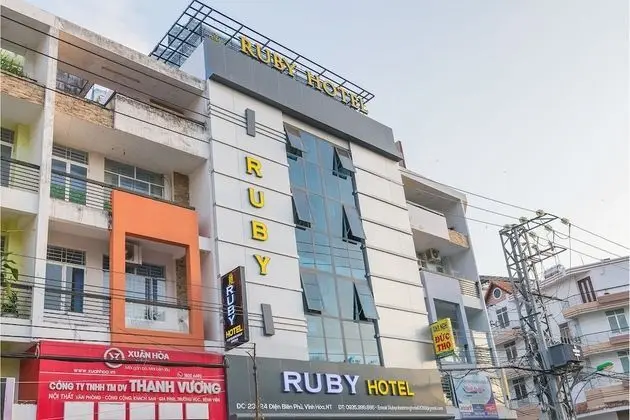 OYO 186 Ruby Hotel - Dış Mekan