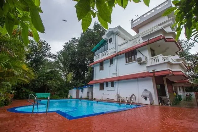OYO 18662 Home 2BHK With Pool Fatrade Beach - Havuz