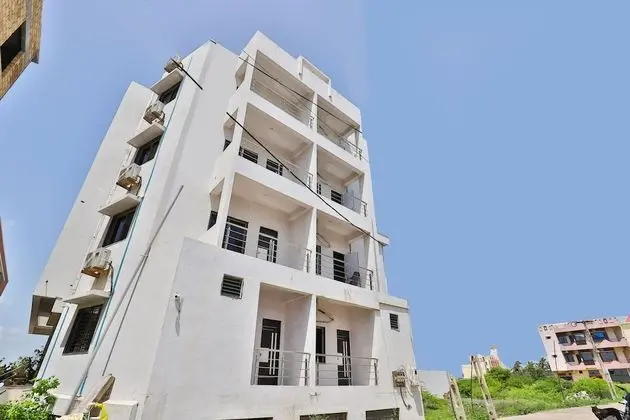 OYO 18807 Vrajbhoomi