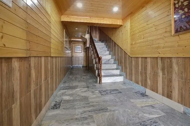 OYO 18872 Hotel Azad - Lobi
