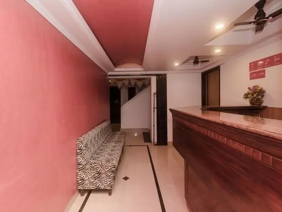 OYO 19028 Hotel Palm Star - Lobi