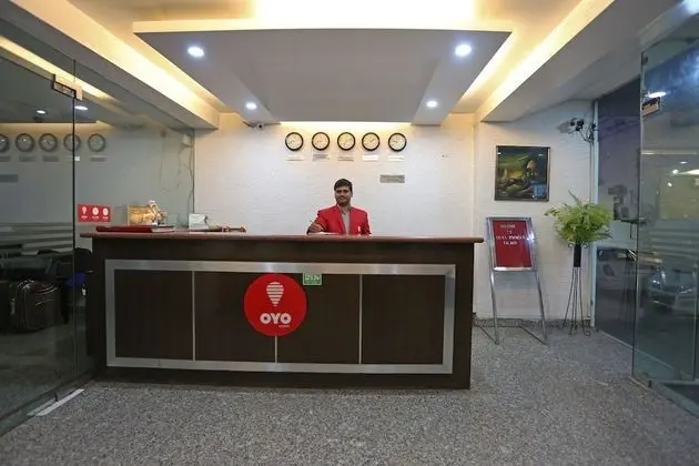 OYO 19046 Hotel Airport Suites - Lobi