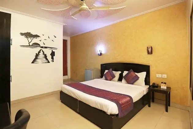 OYO 19046 Hotel Airport Suites - Oda