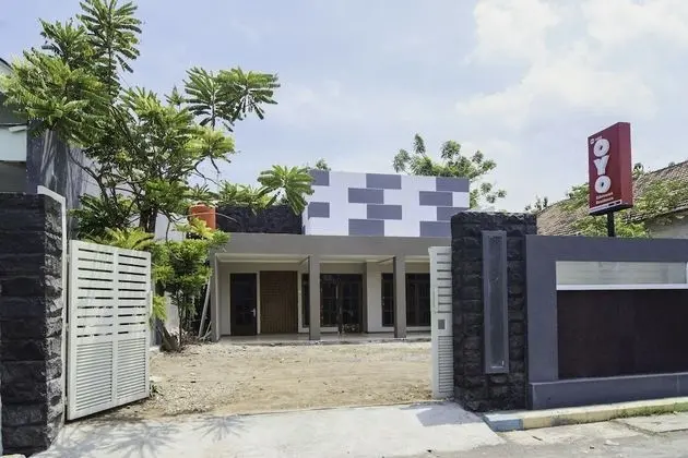 OYO 1909 Edelweiss Residence Syariah
