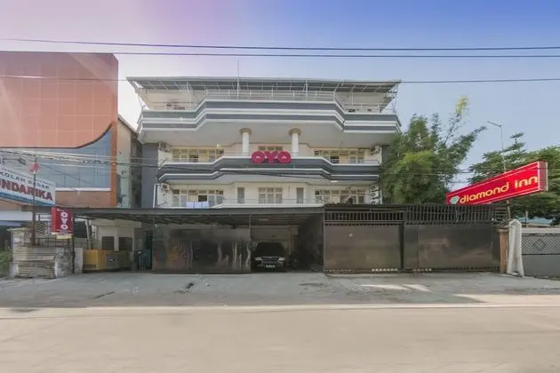 OYO 1935 Hotel Diamond Inn Makassar - Dış Mekan