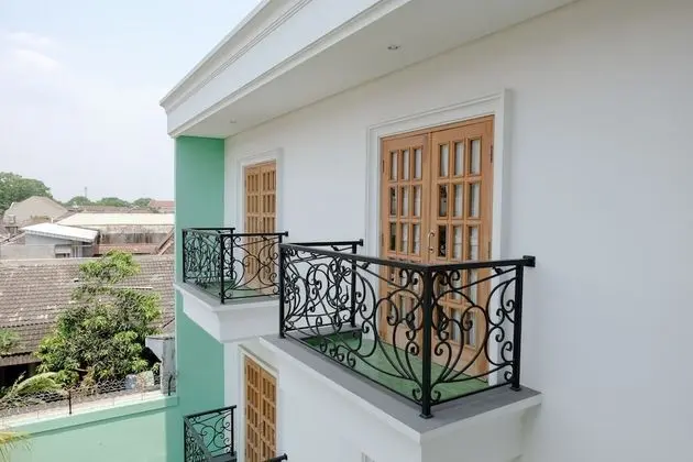 OYO 1937 Jakarta 32 Family Homestay - Dış Mekan