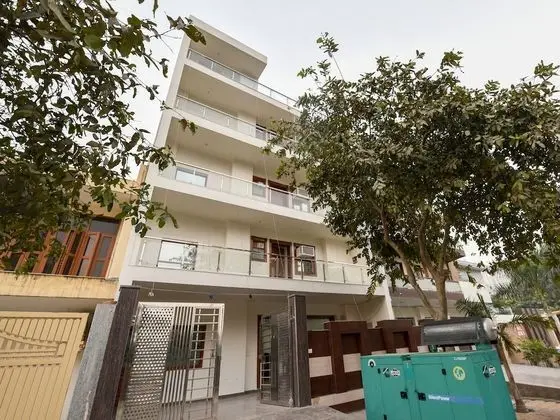 OYO 19525 Rg Corporate Suites
