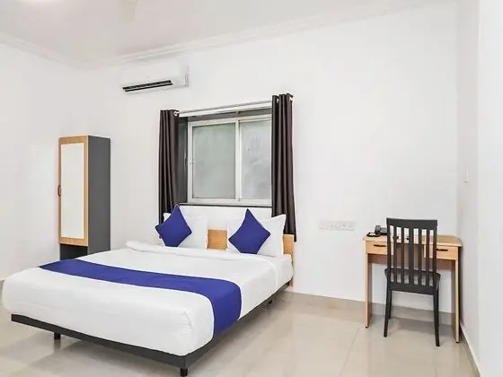 OYO 19530 SilverKey Vishrantwadi